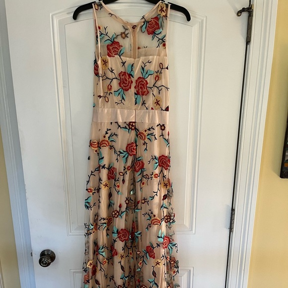 Amazon long lace gown - Picture 3 of 3